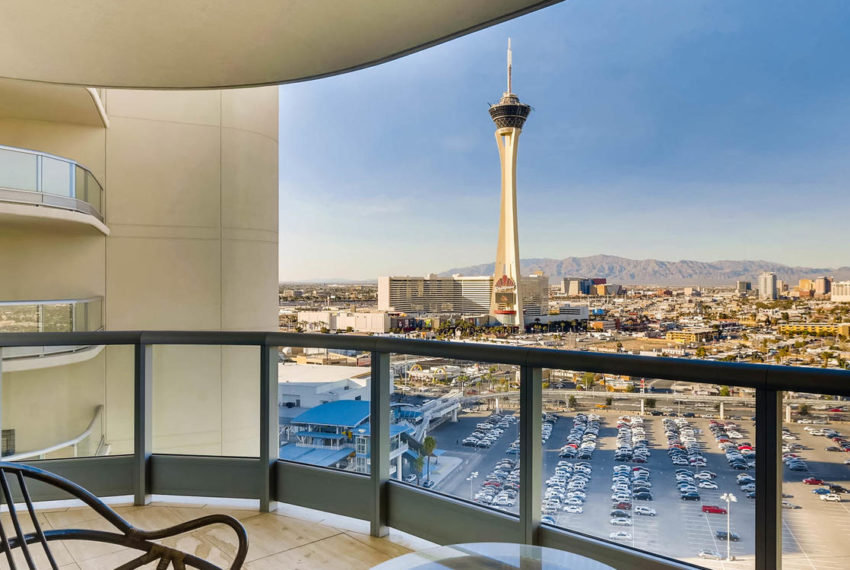 222-Karen-Ave-Las-Vegas-NV-large-023-25-Balcony-1500x750-72dpi